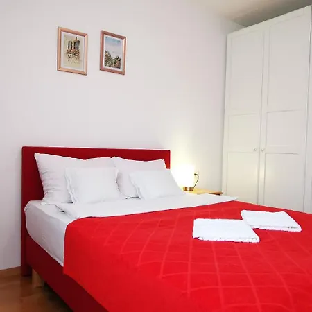 Apartmán Brand New Place