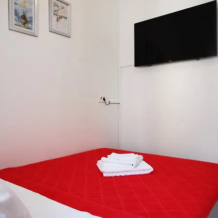 Brand New Place Apartmán *