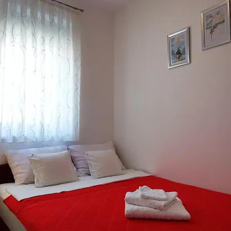 Brand New Place Apartman *